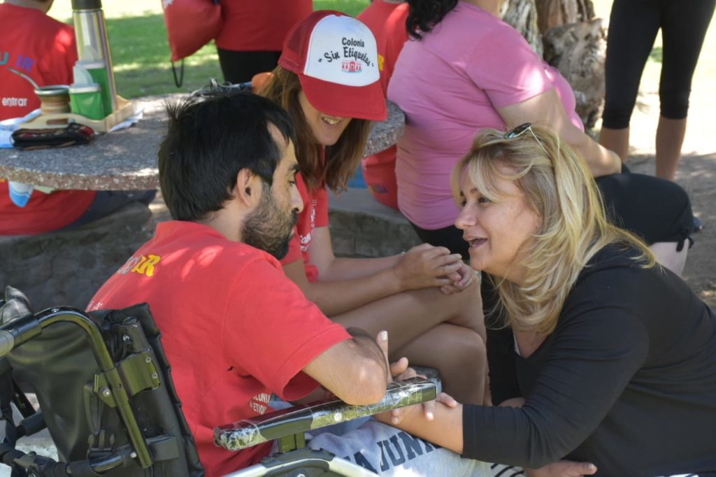 54C8B9FF B9FB 4BBF AA59 DFBB408AC719